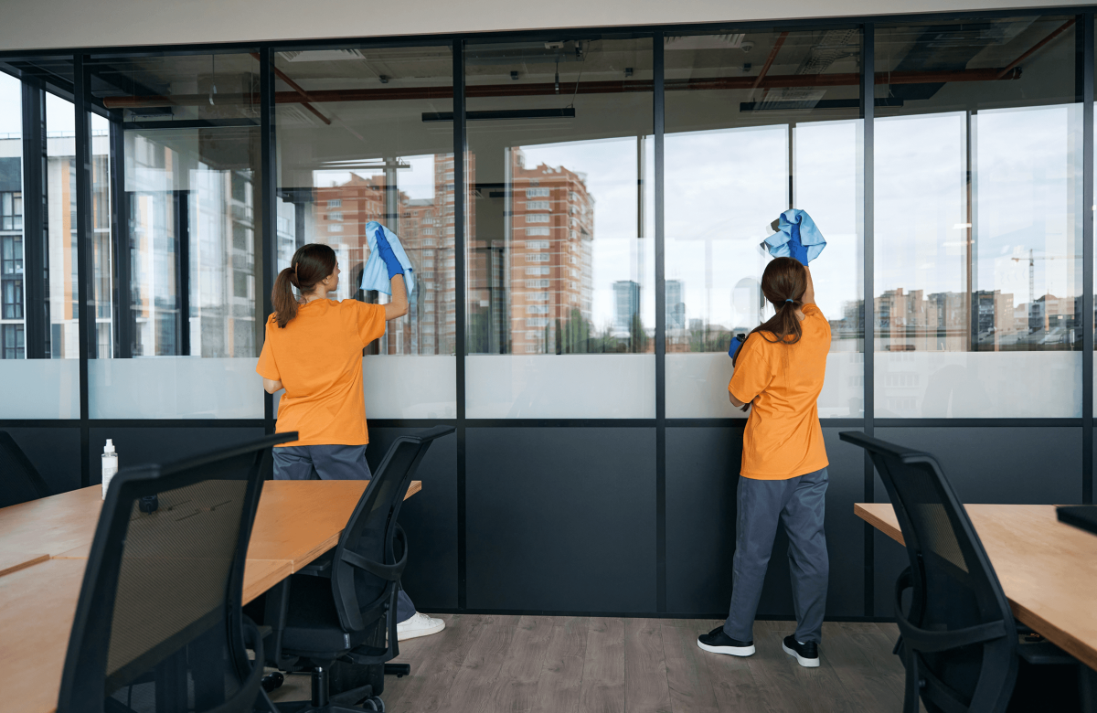 Clear Choices: Traditional vs. Pure Water Cleaning